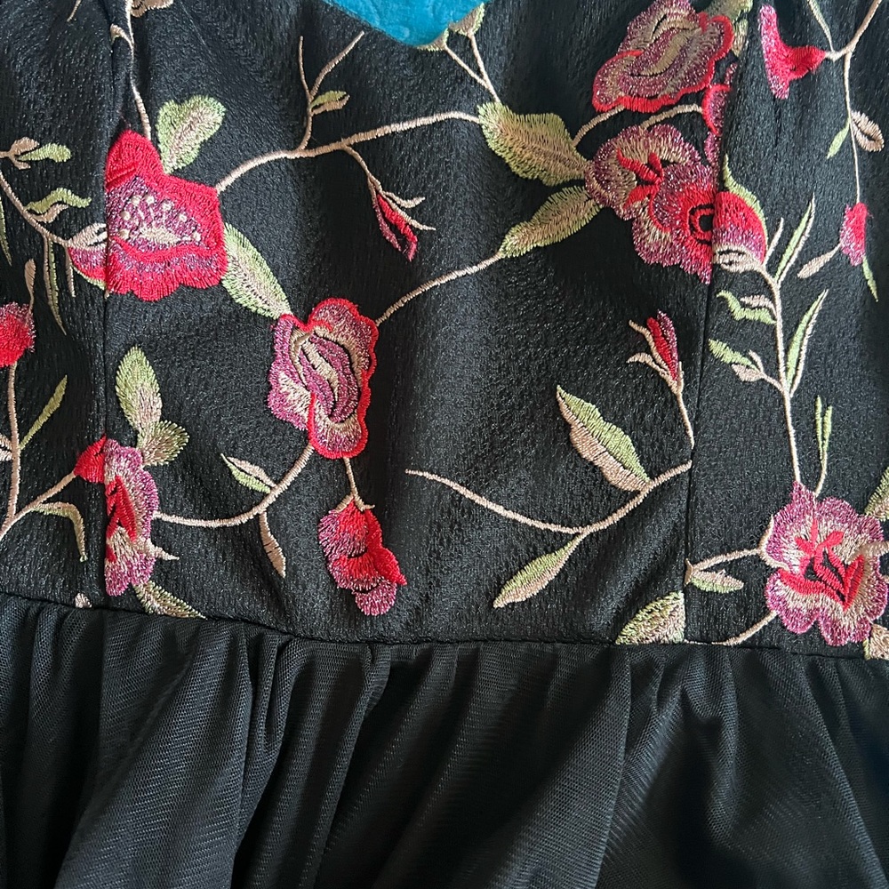 Dress - Picture 2 of 3